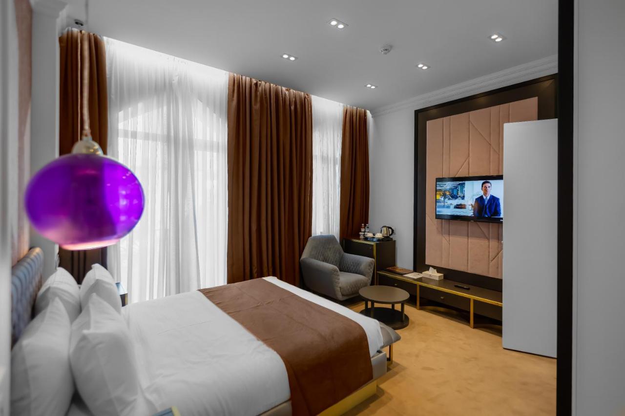 Ivy Garden Hotel Baku Exterior photo A room at the hotel